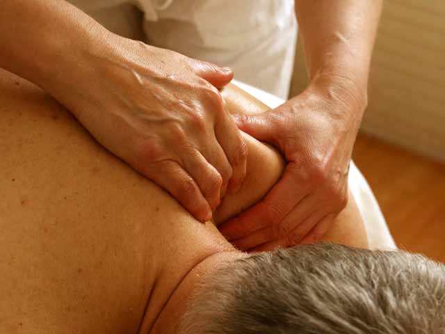 massage-389716_1280_pixabay